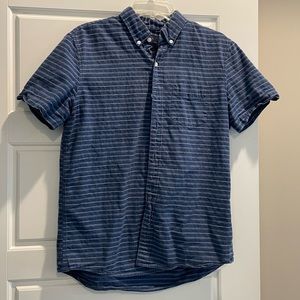 American Eagle Button Up